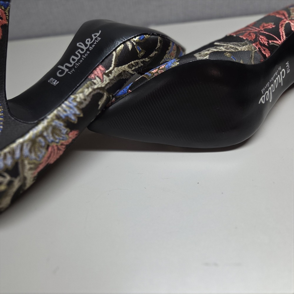 NEW Charles David Sweetness pumps black floral embroidered Fabric 8.5 - Picture 5 of 6